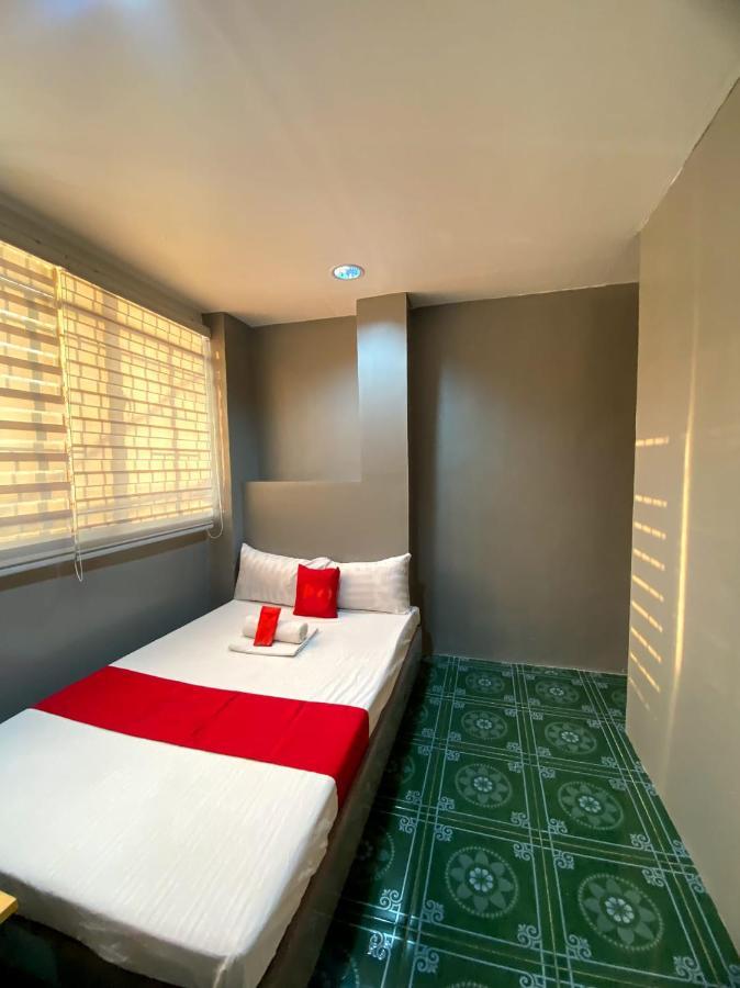 Oyo 104 Manila Venetian Hotel ภายนอก รูปภาพ